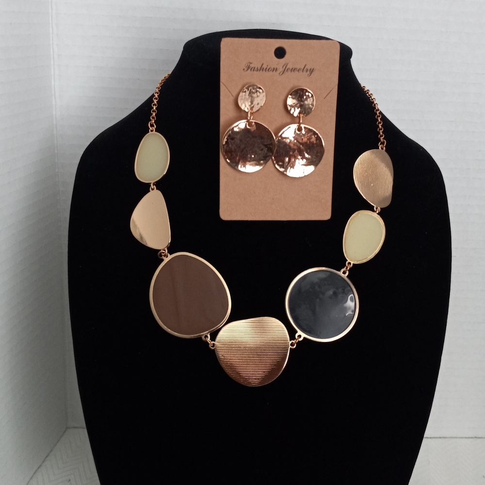 Elegant Gold and Brown Fantasy Necklace and Earring Set